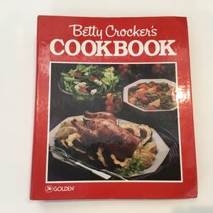 Betty Crocker 1986 5 Ring Binder Recipe Book